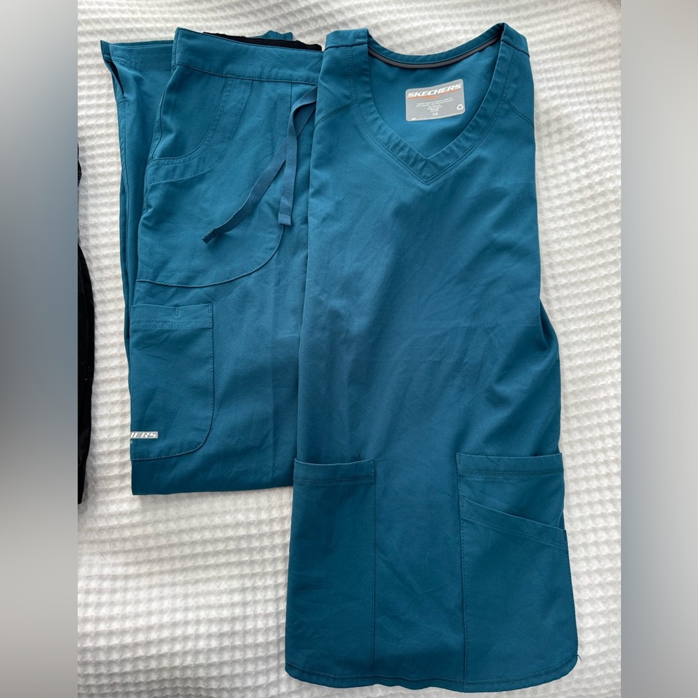 Skechers Teal V-Neck Scrub Set